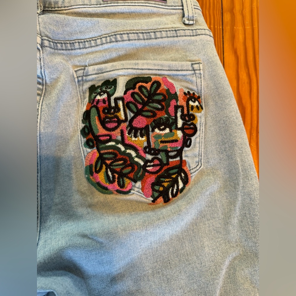 Akira Hidden Faces Embroidered Straight Leg Jeans - Size 9 - Picture 8 of 8